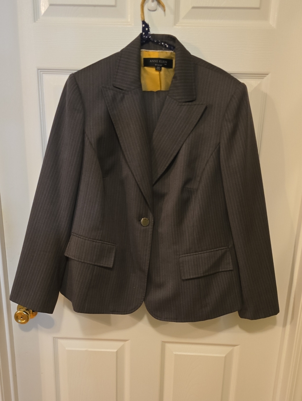 Anne Klein Women's Charcoal Pinstripe Pantsuit. Size 16W